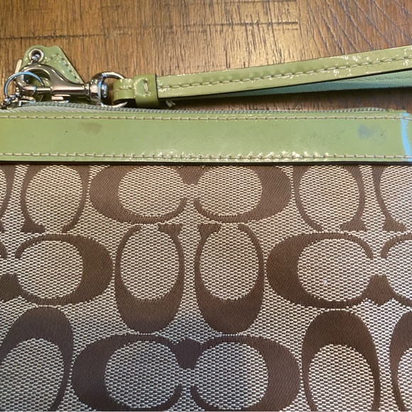 Coach wristlet - Picture 4 of 6